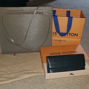 🌸SOLD🌸Louis Vuitton Black Long Epi International